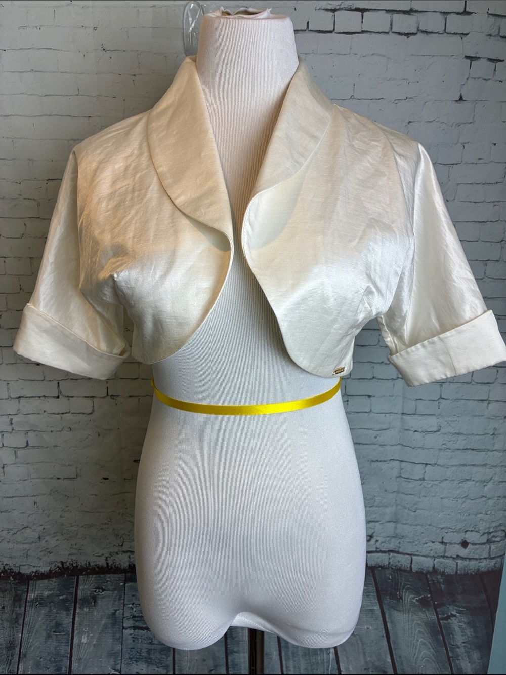 Bella Bicchi Cropped Bolero Silk Cotton Blend Jacket Size 6 Cream Bridal